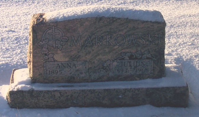 Anna-Julius_Markowski_tombstone.JPG