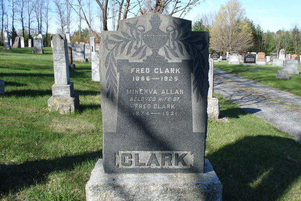 Fred_Clark_1866-1925-Minnie_Marshall_1874-1921_tombstone.jpg